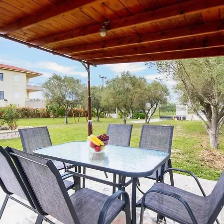Summer Treasure 2-bdrm Maisonette In Trani Ammouda
