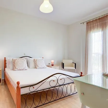 Summer Treasure 2-bdrm Maisonette In Trani Ammouda אורמוס פנגיאס
