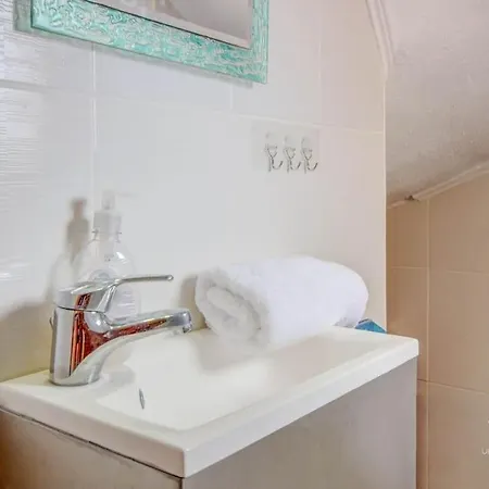 בית נופש Summer Treasure 2-bdrm Maisonette In Trani Ammouda *
