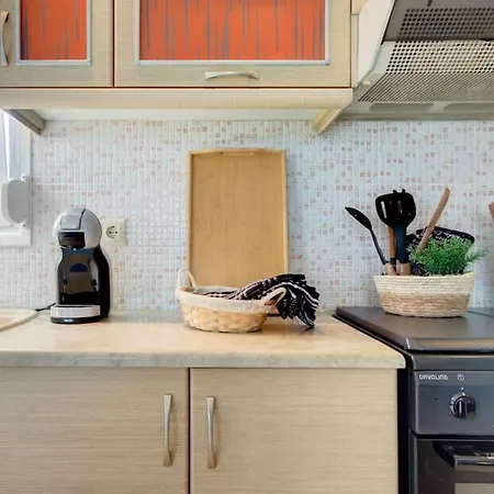 Summer Treasure 2-bdrm Maisonette In Trani Ammouda בית נופש